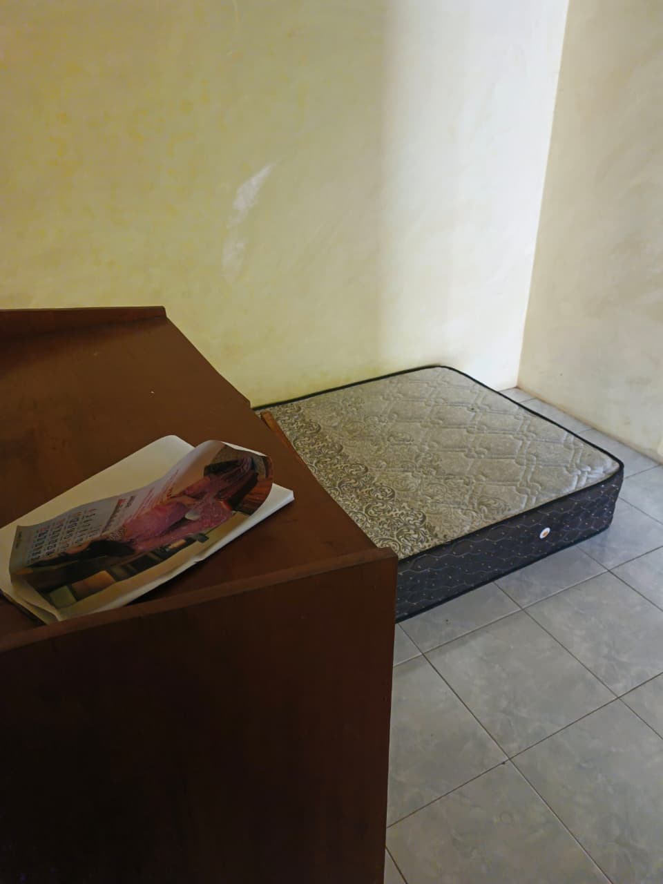 Suasana kamar dalam Kost Almawadah